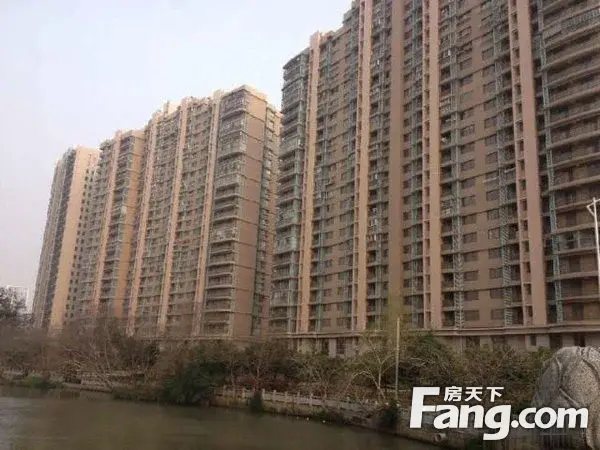 上美小区2室1厅1卫东南朝向2000.00元/月出租