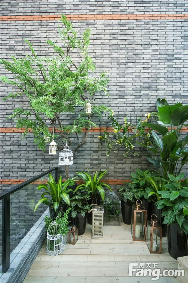 绿都绣云里3室2厅2卫南朝向4500.00元/月出租