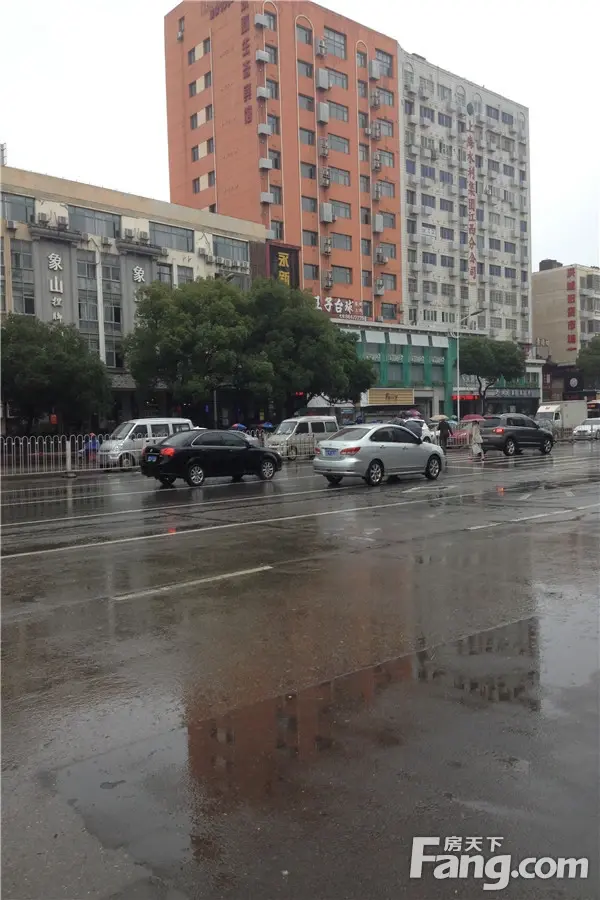 驰龙都会周边配套 