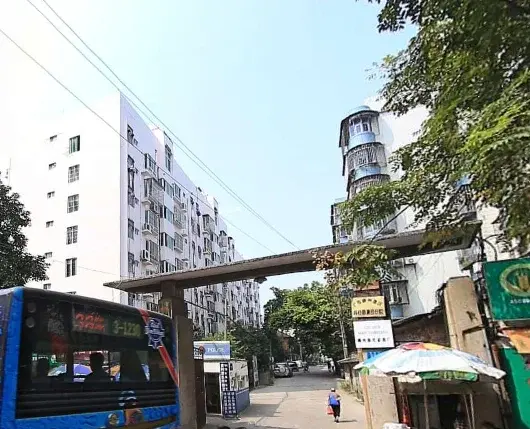 板式家具厂宿舍3室2厅1卫南朝向900.00元/月出租