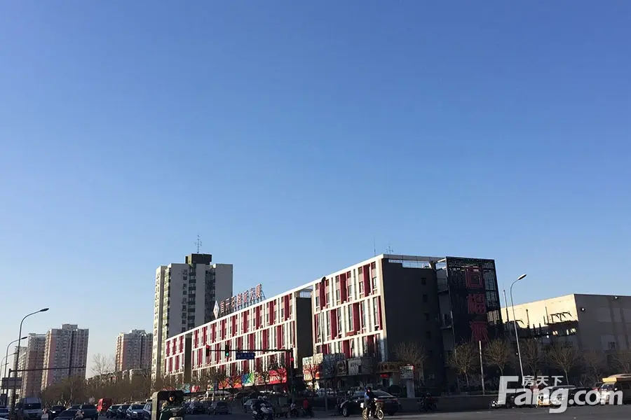鲁能·钓鱼台美高梅别墅周边配套 