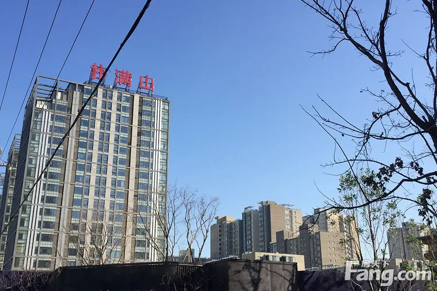 鲁能·钓鱼台美高梅别墅周边配套 