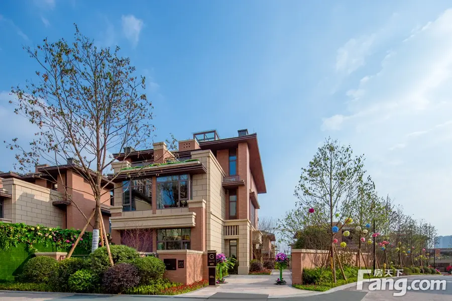 雅居乐花园4室2厅2卫南朝向3800.00元/月出租