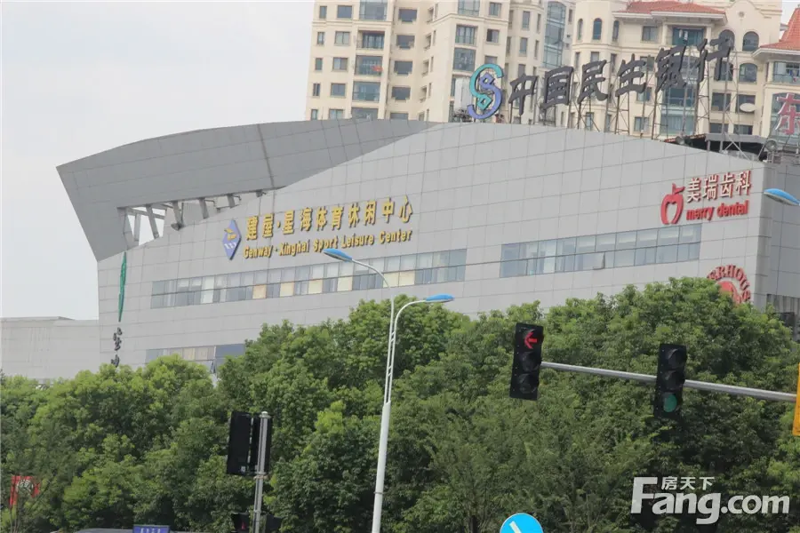 苏州中心项目北侧1公里处星海休闲广场