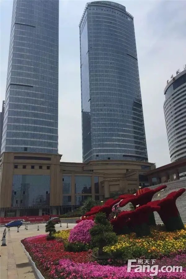 贵旅大厦省政府旁的贵旅大厦实景