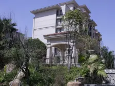 地中海阳光 南北通透,采光好 装修好,环镜优美 近地铁 周边匹套完善,,出行方便