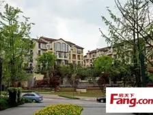 大竹林 龙湖江与城翡翠岭三房236.9万