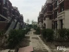 佘山脚下,联排别墅,毛坯,自由装修,