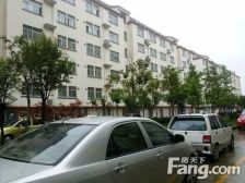 房东急售,位置优越,大三室,空间大,带一个车库