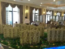 主卧朝南,采光充足,现代风格