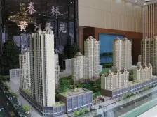 地铁口 三室朝南 中间楼层泰林黄河馨苑