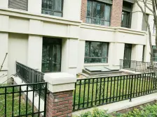 金地洋房下跃产品,位置好,采光井已挖,看房方便,