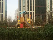 国滨苑住宅产权,下楼即地铁,百米楼间距,急售