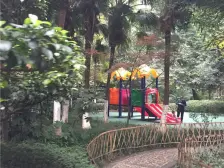 轻轨楼上商品房,带租出售,租金抵月供,