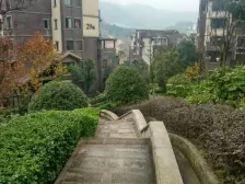 香格里拉跃三层带大露台,看房方便