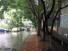 住家安静 小区环境好 近轻轨