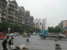 此房满五,收拾干净,拎包入住 近轻轨出口 公交站