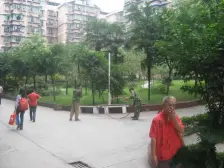 业主安心卖,无物业费,交通方便。