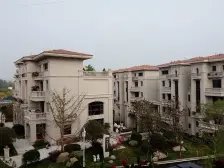 :业主诚心出售,户型好,带大阳台,空中花园