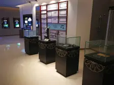 双拼别墅,带100平左右的入户花园2个车位,不临路