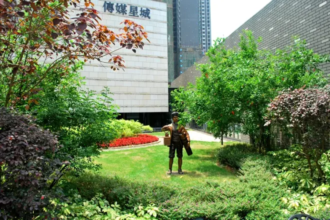龙基传媒星城