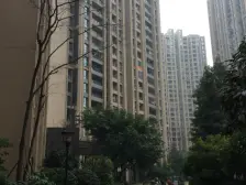 加州新牌坊 财信城市国际三房95万