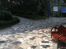 电梯房,两房简装,位置好,交通方便