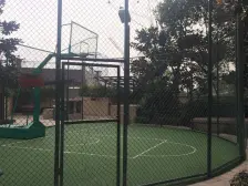 正看陆海国际中心地标建筑 地铁1号线2号线旁边