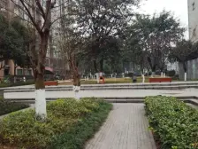 W组团,简装两房两卫一厅一厨。