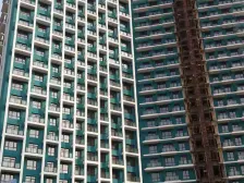 此房南向户型,一室一厅,直面大海,前排无遮挡