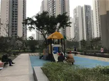 户型方正,大阳台,朝小区中庭,安静