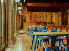 品质洋房 三开间朝南 好楼层 装修中的天花板