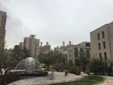 鸿运润园177平 低楼层下跃式 4室带花园