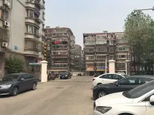 天都花苑,采光很好,朝南大车库,楼层好,户型方正。