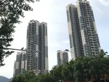 轻轨精装两房,楼层好,业主诚心出售