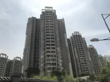 大学城 轻轨精装修1室1厅 低楼层