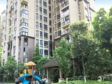 带花园露台的3房,想要露台的可以实地看房