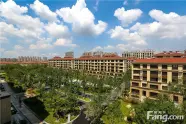 热搜小区第一名:伟峰东樾,小区位于净月生态大街,目前小区均价18421.