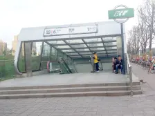 近地铁 近天街 近公园 带入户花园 楼层好