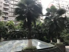 户型方正,朝向安静,带小阳台,视野开阔