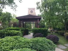 双轻轨5/9号线 门口就是公交站 户型方正 带露台