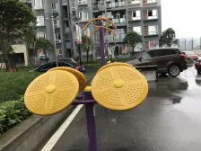 小区环境好,物业好,该房阳台朝中庭,住家安静