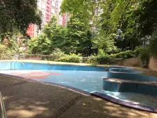 正规三房,离石桥铺商圈及轻轨站200米,交通配套好