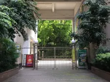 正规三房,离石桥铺商圈及轻轨站200米,交通配套好