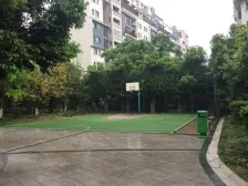 万达旁,精装三房双卫,朝中庭看公园,带全套家具家电