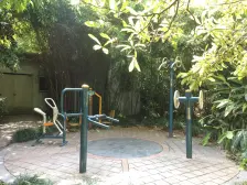 小高层一楼,业主诚心出售,配套齐全,出行方便