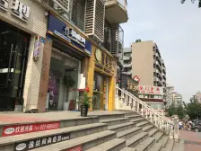 杨家坪步行街大三房 单价6000多