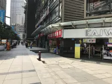 杨家坪 商圈小户型,出行方便,配套齐全 ..