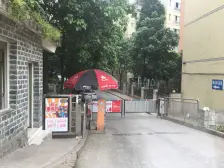 IFS旁精装2房,拎包入住2200/月,步行上班