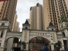 盘龙商圈精装四房 带车位 业主诚心出售